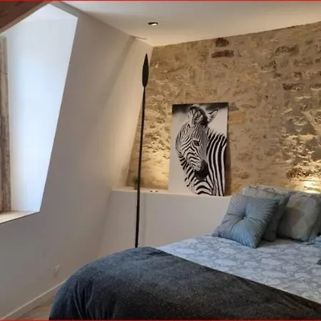 Apartment Avec Terrasse & Parking Centre *