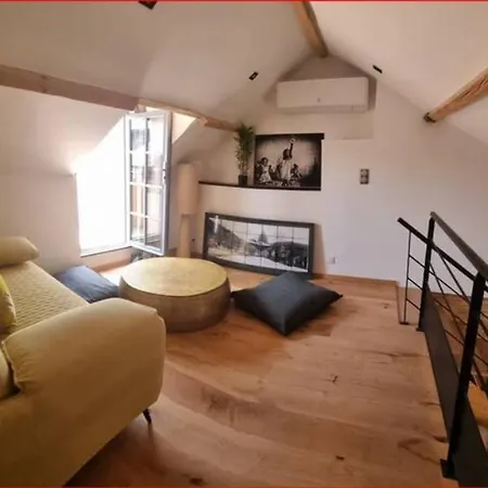 Avec Terrasse & Parking Centre *