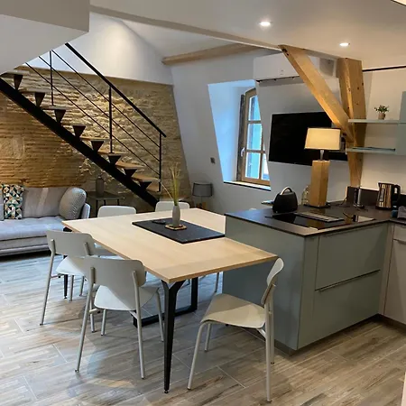 Appartement Avec Terrasse&parking Centre *