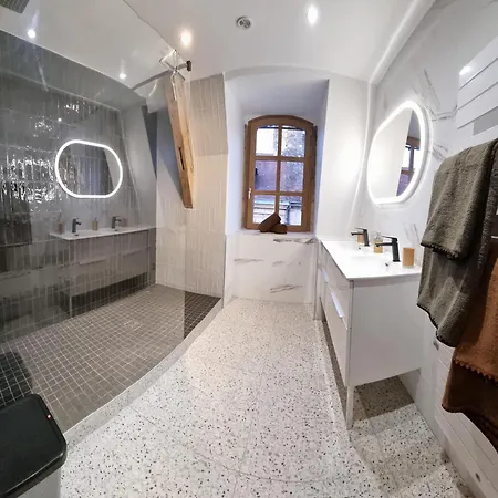 Appartement Avec Terrasse&parking Centre