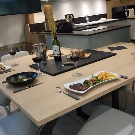 Appartement Avec Terrasse&parking Centre